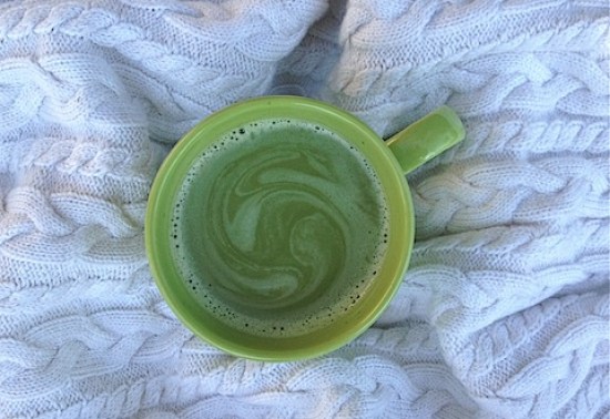 raw vanilla bean matcha latte